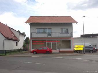 Große Gewerbefläche an der Hauptstraße mit Schaufenster und Ausstellungsfläche zu vermieten Gewerbe mieten 63654 Büdingen Bild mittel