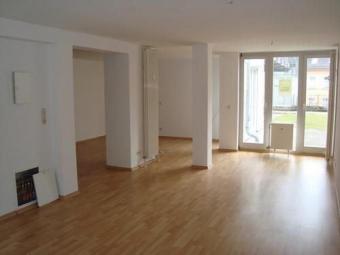 Große und vermietete 2-Zi. mit Terrasse, Tiefgarage, Lam. und Wanne in ruhiger Lage! Wohnung kaufen 09337 Hohenstein-Ernstthal Bild mittel