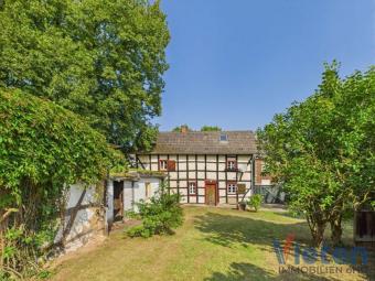 Großes Grundstück mit denkmalgeschütztem Fachwerkhaus möchte wieder zum Leben erweckt werden! Haus kaufen 53909 Zülpich Bild mittel