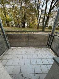 Großezügige 1-Zimmer mit Laminat, Wannenbad & Balkon in ruhiger Lage! Wohnung mieten 09126 Chemnitz Bild mittel