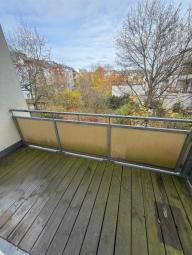 Großzügige 2-Zimmer mit neuem Laminat, Dusche und Balkon in ruhiger Lage! Wohnung mieten 09116 Chemnitz Bild mittel