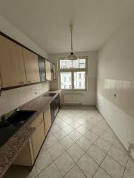 * Großzügige 2-Zimmer mit Wannenbad, möbl. Küche, Lift, Abstellraum und Laminat! * Wohnung mieten 09113 Chemnitz Bild mittel