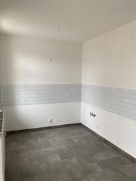 Großzügige 2-Zimmerwohnung mit Vinylbelag, Balkon, Wanne und Dusche! Vormieter verkauft EBK Wohnung mieten 09130 Chemnitz Bild mittel