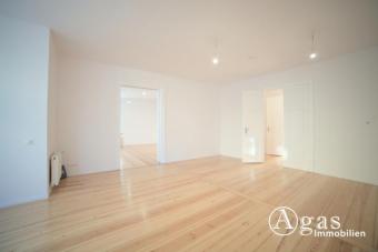 Großzügige 3-Zimmer-Altbauwohnung mit hohen Decken und einem hellen Wintergarten Wohnung mieten 16225 Eberswalde Bild mittel