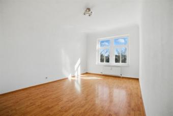 Großzügige 3-Zimmer mit Laminat, und Wanne in zentraler Lage! Einbauküche mgl. Wohnung mieten 09111 Chemnitz Bild mittel