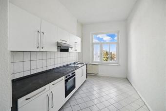 Großzügige 3-Zimmer mit neuem Laminat, Einbauküche und Wanne in zentraler Lage! Wohnung mieten 09111 Chemnitz Bild mittel