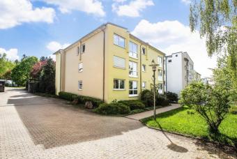 Großzügige 4,5-Zimmer-Wohnung mit Balkon, 2 Bädern & Garage in ruhiger Lage von Sulgen Wohnung mieten 78713 Schramberg Bild mittel