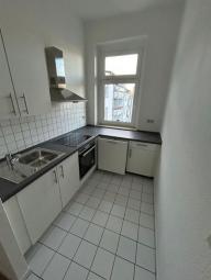 Großzügige und vermietete 2-Zi. mit EBK, 2xBalkon und Laminat in zentraler Lage Wohnung kaufen 09130 Chemnitz Bild mittel