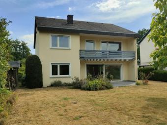 Großzügiges EFH, herrlicher Garten, 2 Garagen in idyllischer Weinbergslage von Eltville-Hattenheim Haus kaufen 65347 Eltville am Rhein Bild mittel