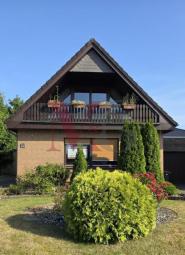 Großzügiges Einfamilienhaus mit Einliegerpotenzial und Garage in Friedeburg Haus kaufen 26446 Friedeburg Bild mittel