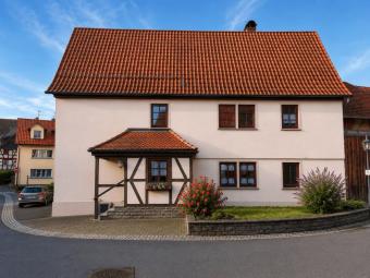 Großzügiges Einfamilienhaus mit Scheune und Garage in ruhiger Lage von Fladungen / Rhön Haus kaufen 97650 Fladungen Bild mittel