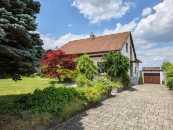Großzügiges Raumwunder mit sonnigem Südgarten, Terrasse und großer Loggia in Bodelshausen Haus kaufen 72411 Bodelshausen Bild mittel