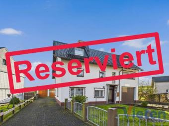 Großzügiges Wohnhaus mit flexibler Nutzung und Garagenensemble in ruhiger Eifellage Haus kaufen 53940 Hellenthal Bild mittel
