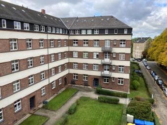 Günstige 2-Zimmer mit Laminat, Balkon und Wanne in ruhiger Lage! EBK mgl. Wohnung mieten 09126 Chemnitz Bild mittel