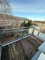 Günstige und DG 3-Zimmer mit Wanne, AR, Garten, Balkon und Laminat in guter Lage! EBK mgl.! Wohnung mieten 09126 Chemnitz Bild mittel