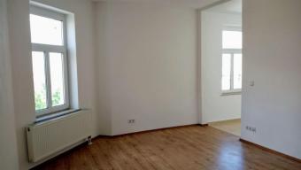 Günstige und vermietete 2-Zimmer mit Laminat, Aufzug und Eckwanne in guter Lage! Wohnung kaufen 09126 Chemnitz Bild mittel