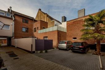 Gute Rendite!! MFH mit vier Wohnungen und zwei Gewerbeeinheiten - Beste Lage Haus kaufen 41472 Neuss Bild mittel