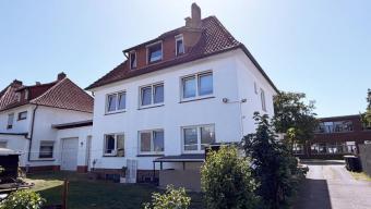 HAMBURGER DREIFAMILIENHAUS MIT 12 GARAGEN, LAUFENDEN MIETEINNAHMEN UND ENTWICKLUNGSPOTENZIAL! Haus kaufen 21147 Hamburg Bild mittel