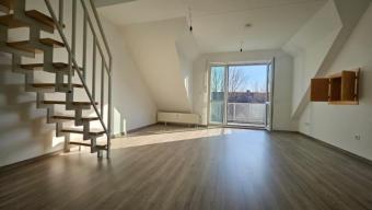 Helle 2-Zimmer-Dachgeschosswohnung mit Galerie und Balkon in ruhiger Lage in Hallbergmoos Wohnung kaufen 85399 Hallbergmoos Bild mittel