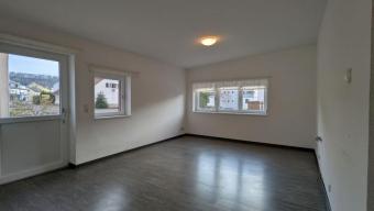 Helle, freundliche Büro-/Praxisräume in guter Verkehrslage von Perl inkl. 2 Stellplätze am Haus Gewerbe mieten 66706 Perl Bild mittel