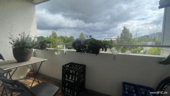 helle grosse renovierte 1-Zi.-Whg. mit Balkon in Moosach Wohnung kaufen 80992 München Bild mittel