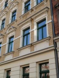 Helle und vermietete 2-Zimmerwohnung im 1.OG mit Balkon, Parkett, Wanne und Einbauküche Gewerbe kaufen 04277 Leipzig Bild mittel