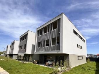 Hochwertige 2-Zi-Wohnung mit überdachter/m Loggia/Balkon in bester Lage von Leutkirch zu vermieten Wohnung mieten 88299 Leutkirch im Allgäu Bild mittel