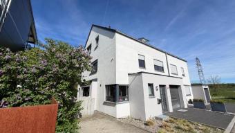 Holzgerlingen DHH - attached single family house! Available in June Haus 71088 Holzgerlingen Bild mittel