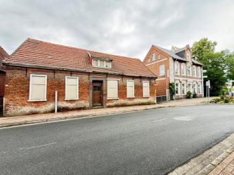 * Hotel mit 19 Zimmern und 3 Wohnungen * Plus Wohnhaus mit Wohnung und Ausbaureserve * Top Lage * Haus kaufen 26831 Bunde Bild mittel
