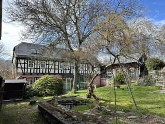 Idyllisches Landleben auf ehemaligem Bauernhof, gepflegter Zustand, ca. 2.400 m² Grundstück Haus kaufen 08626 Marieney Bild mittel