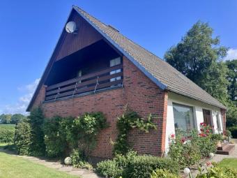 Ihr neues Zuhause: Großzügiges Einfamilienhaus mit Wiesenblick in Tellingstedt Haus kaufen 25782 Tellingstedt Bild mittel