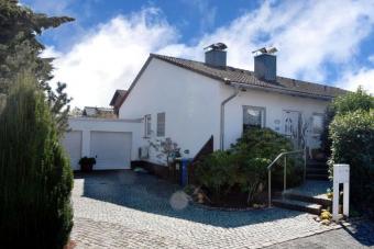 Ihr neues Zuhause wartet – Top gepflegtes Haus mit idyllisch angelegter Gartenlandschaft Haus kaufen 64572 Büttelborn Bild mittel