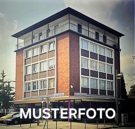 Kapitalanlage in Mülheim an der Ruhr
10-Familienhaus mit 2 Gewerbeeinheiten – nahezu kernsaniert – attraktive Rendite Haus kaufen 45473 Mülheim an der Ruhr Bild mittel