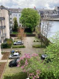 Kompakte DG 3-Zimmer mit neuem Laminat u. Wanne in Zentrumsnähe!
Stellplatz mgl. Wohnung mieten 09130 Chemnitz Bild mittel