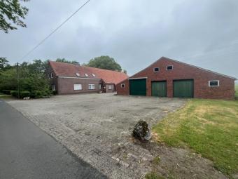 Landhaus mit 2 Wohnungen, Scheune, 2 Schuppen und 6 ha Land! Haus kaufen 26427 Esens Bild mittel