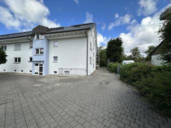 Leerstehende gepflegte 2-Zimmer-Hochparterrewohnung mit Terrasse, EBK und Außenstellplatz Wohnung kaufen 78315 Radolfzell am Bodensee Bild mittel