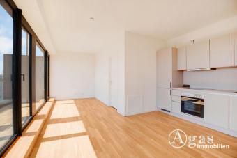 Lichtdurchflutete 2 Zimmer Wohnung mit ca. 67m², EBK und großem Balkon in Berlin-Mitte! Wohnung mieten 10117 Berlin Bild mittel