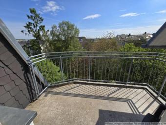 Lichtdurchflutete 3-Raum-Wohnung im Dachgeschoss mit hohen Decken und großer Terrasse Wohnung kaufen 09112 Chemnitz Bild mittel