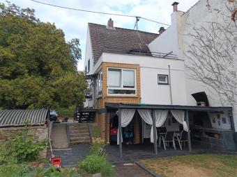 +++ LU.-RHEINGÖNHEIM: TOP LAGE! EFH (DHH), IDYLLISCH, RUHIG MIT 2 KFZ-STELLPLÄTZEN +++ Haus kaufen 67065 Ludwigshafen am Rhein Bild mittel