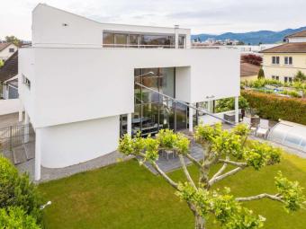 LUXURIÖSES EINFAMILIENHAUS MIT EINLIEGERWOHNUNG, GROßEM GARTEN & POOL IN BAD KROZINGEN Haus kaufen 79189 Bad Krozingen Bild mittel