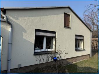 MAK Immobilien: Vermietetes Einfamilienhaus mit großem Grundstück in Stahnsdorf Haus kaufen 14532 Stahnsdorf Bild mittel