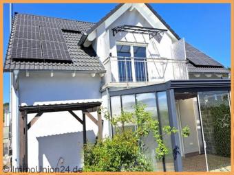 Moderne Wohnqualität in ruhiger Lage – freistehendes 146 qm Einfamilienhaus mit Gartenidylle Haus kaufen 91617 Oberdachstetten Bild mittel