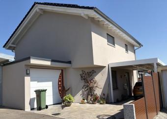 **MODERNES, 1A ausgestattetes EFH mit Aufzug, Vollkeller, Garage, Carport...** Haus kaufen 78266 Büsingen am Hochrhein Bild mittel