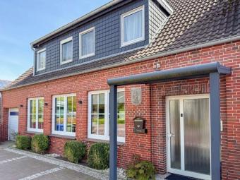 Möbliertes Haus mit 8 Schlafzimmern,
8 Bädern und vieles mehr in zentraler Lage! Haus kaufen 26553 Dornum Bild mittel