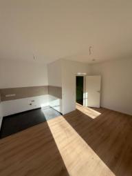 NEU-Sanierte 2-Zimmer mit Laminat, Balkon und offener Küche in zentraler Lage! EBK mgl. Wohnung mieten 09126 Chemnitz Bild mittel