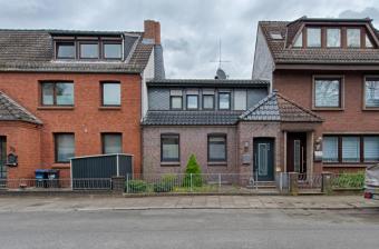 Oslebshausen - Reihenmittelhaus (mit Renovierungsbedarf) und Garage Haus kaufen 28239 Bremen Bild mittel