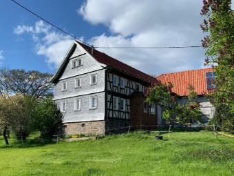 Pferdeliebhaber aufgepasst! Provisionsfrei: Kernsaniert, Reitplatz, Wiesen, Ortsrandlage u.v.m. Gewerbe kaufen 36325 Feldatal Bild mittel