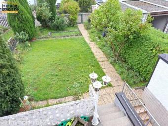 Platz für die ganze Familie – 1 3 0 qm Reiheneckhaus mit Sonnenterrasse und Spielgarten in TOP Lage Haus kaufen 91154 Roth (Landkreis Roth) Bild mittel