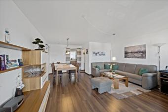 PROVISIONSFREI- Charmante 3-Zimmer-Wohnung in begehrter Lage – solide vermietet & mit Stellplätzen Wohnung kaufen 78532 Tuttlingen Bild mittel