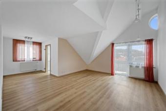 PROVISIONSFREI- Komfortable 4-Zimmer-Wohnung mit Balkon und Studio im Dachspitz Wohnung kaufen 78570 Mühlheim an der Donau Bild mittel